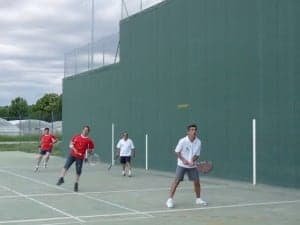 Partido de frontenis en el Somontano. Foto S.E.