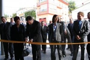 Iglesias inaugura el centro social de Pomar. Foto S.E.