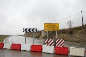 Carretera cortada de Barbastro a Berbegal.