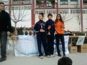 Tres atletas ganadoras del cross de la Candelera. Foto R.S.
