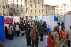 La feria se celebra en la Plaza Mayor. Foto JLP.