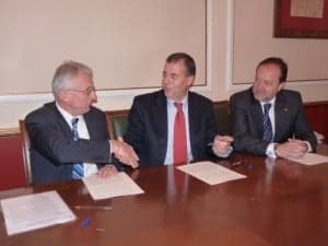 Acuerdo entre la CAI y el Ayuntamiento. Foto Rosa González. 