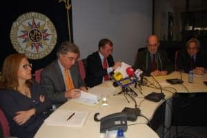 Firma del acuerdo entre la UNED y el centro de Barbastro. JLP.