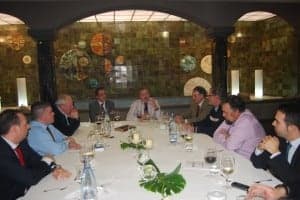Un momento de la comida coloquio. JLP.