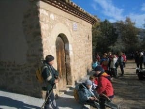 Parada en la ermita. 