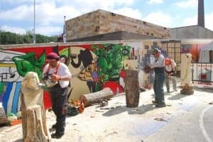 Talla en directo de esculturas de madera. JLP.