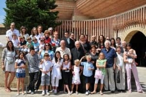 José Luis Saura con sus familiares en Torreciudad. 