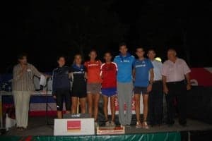 Los tres primeros clasificados masculinos y femeninos. JLP.
