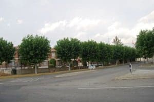 Entrada a la villa desde el cuartel de la Guardia Civil. JLP.