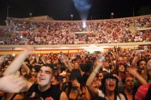 Asistentes al concierto de El Barrio. JLP.