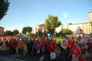 Unas 500 personas en las calles de Monzón. JLP.