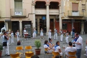 La charanga Sugarri amenizo la ronda de peñas. JLP.