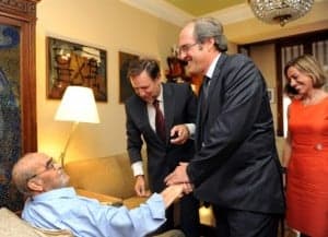 Gabilondo saluda a Labordeta. 