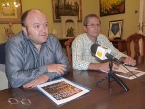 El presidente de la asociación musical y el concejal de Cultura. 