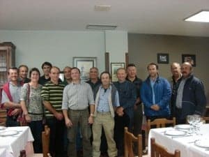 Jesús Lobera, Presidente de la Feria de Barbastro; Rosendo Guiral, Director de FERMA; y Javier Arnal, miembro del Comité Directivo de FERMA junto con los agricultores franceses. 