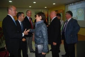 Autoridades conversan con representantes comerciales. JLP.