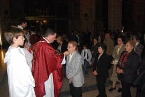 Numeroso público acudió a la eucaristía. JLP.