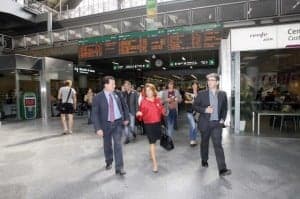 Broto con representantes del Ayuntamiento de Zaragoza en Madrid. 