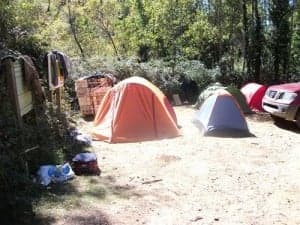 Acampada ilegal en Colungo.