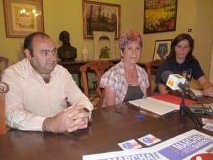 Abón con representantes de los barrios de Barbastro. 