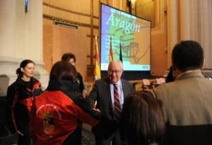 José Ángel Biel saluda a aragoneses emigrados. 