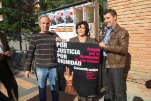 Los alcaldes con el cartel de la convocatoria. JLP.