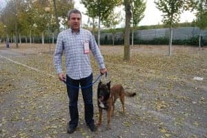 Francisco Berroy con su pastor belga, uno de los finalistas. JLP.