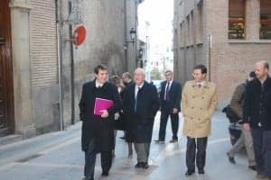 Responsables del PAR con el candidato en Barbastro. JLP.