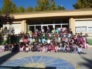 Los alumnos del Alto Aragón con el alcalde. 