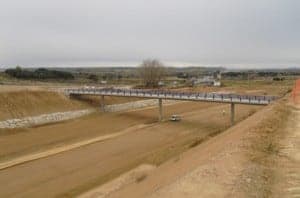 Paso superior de la autovía Huesca - Lérida en Monzón. 