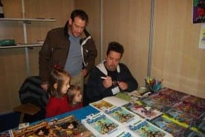 Daniel García Nieto dedica su cómic a unos niños. JLP.