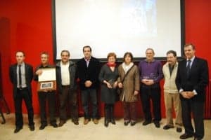 Los premiados con el alcalde y el presidente. JLP.