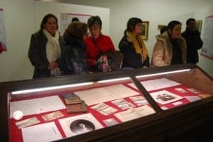 Documentos y fotografías de Julieta completan la muestra. JLP.