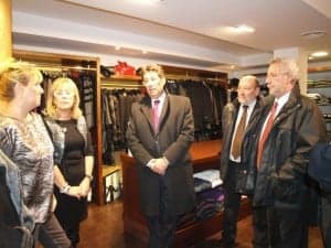 Visita del consejero Aliaga a varios comercios. 