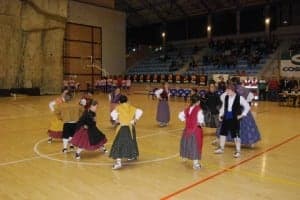 Grupos de baile del colegio Santa Ana. JLP.
