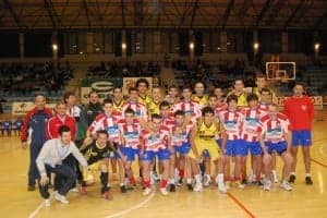 Jugadores del Cosehisa y del Atlético Monzón. JLP.