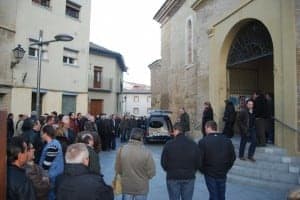 Numeroso público acompañó a Ferrer en su despedida. JLP.