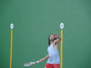 Un jugador de frontenis. 