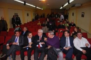 Guerrero estuvo arropado por responsables del PAR en su presentación. JLP.