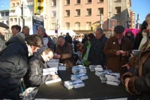 Diego Ballesteros firmó numerosos libros. JLP.
