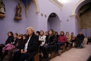 Vecinos de Abizada durante la celebración.