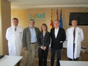 Ana Sesé con el equipo directivo del Hospital de Barbastro. JLP.