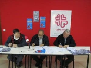 Firma del acuerdo de colaboración. JLP.