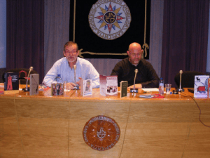 José Antonio Adell junto a Antón Castro, en la UNED de Barbastro. Foto: UNED Barbastro.