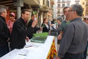 Javier Betorz repartió plantero. JLP.