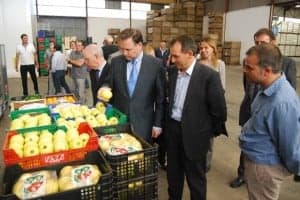 Iglesias y Bassols en su visita a la cooperativa. JLP.
