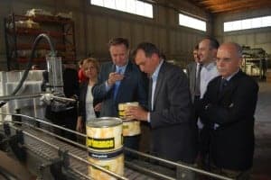 Frucopasa envasa frutas en conserva. JLP.