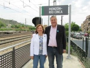 Lanau y Torres en la estación de tren de Monzón. JLP.