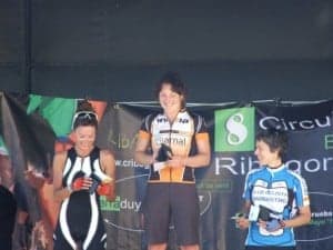 Natalia Olivet en podio féminas.