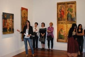 María Puértolas durante una visita guiada. JLP.